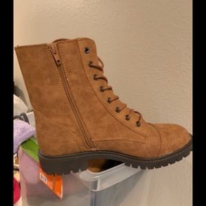 Brand New Guess Boots